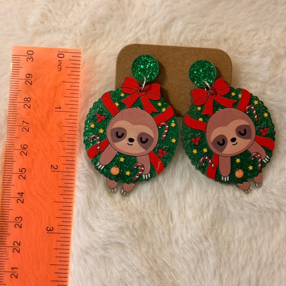 Festive Sloth Wreath Earrings - discounted for small scratch - Picture 2 of 4